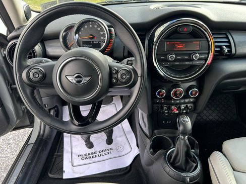 Used 2016 MINI Cooper 4-Door Hardtop image 20