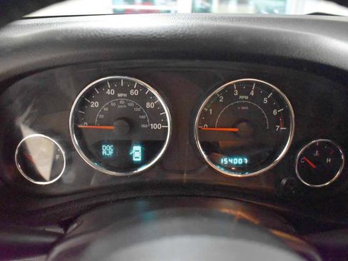 Used 2013 Jeep Wrangler Unlimited Sahara w/ Connectivity Group AWD/4WD image 19