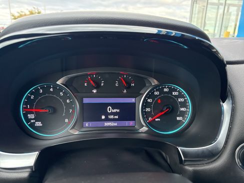 Used 2023 Chevrolet Traverse LT w/ Rear Camera Mirror Package image 33