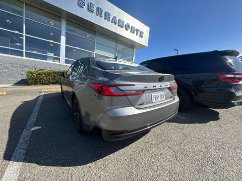 Used 2026 Toyota Camry XLE FWD image 4