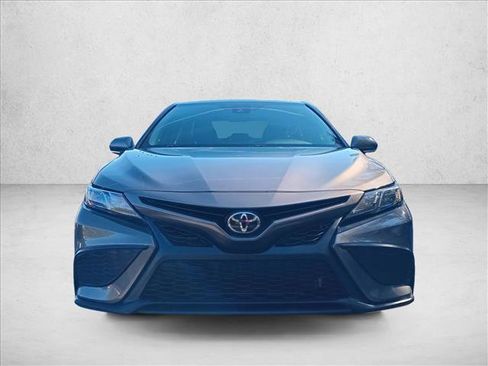 Used 2023 Toyota Camry SE image 2
