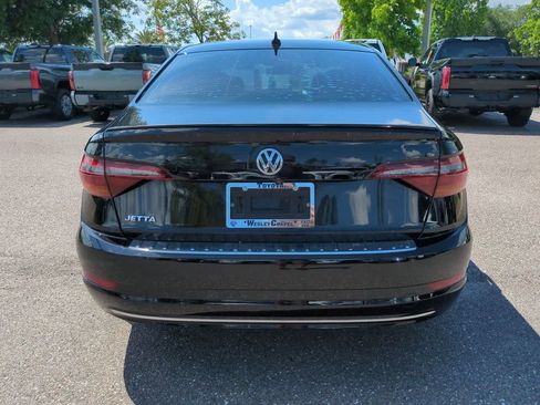 Used 2019 Volkswagen Jetta SEL w/ Cold Weather Package FWD image 5