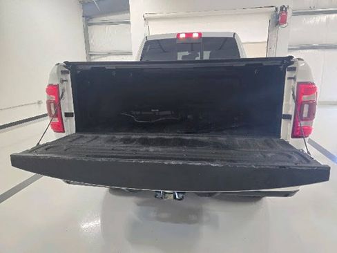 Used 2022 RAM 2500 Laramie AWD/4WD image 9