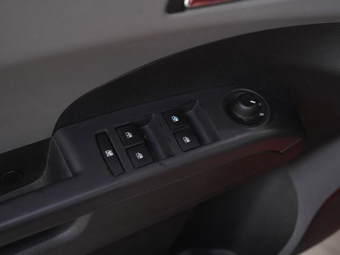 Used 2012 Chevrolet Sonic LT image 18