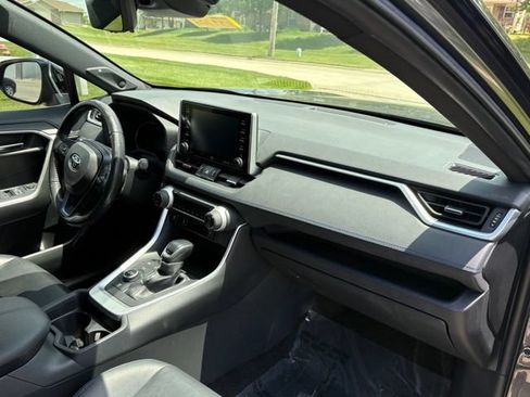 Used 2020 Toyota RAV4 XSE AWD/4WD image 11