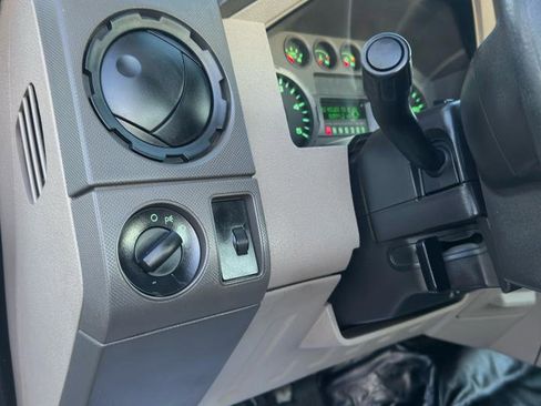 Used 2008 Ford F550 4x4 Regular Cab Super Duty image 30