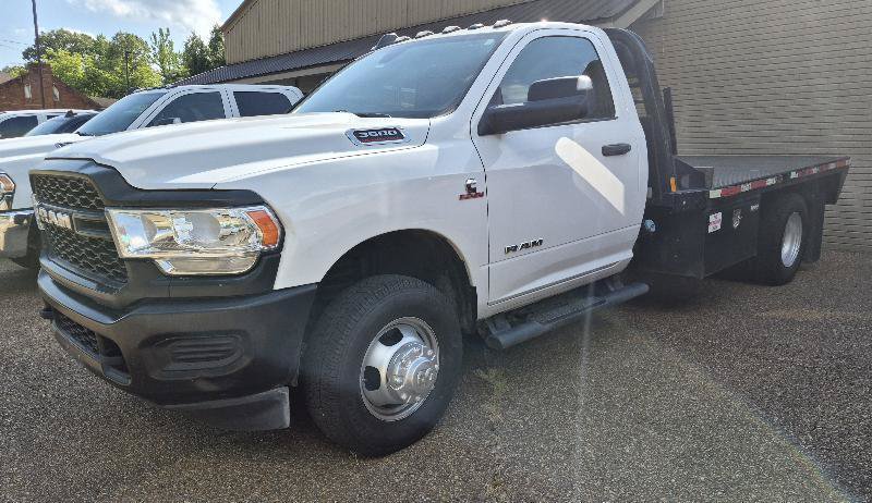 Used 2022 RAM 3500 Tradesman RWD image 2