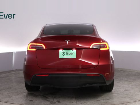 Used 2025 Tesla Model Y Long Range RWD image 15