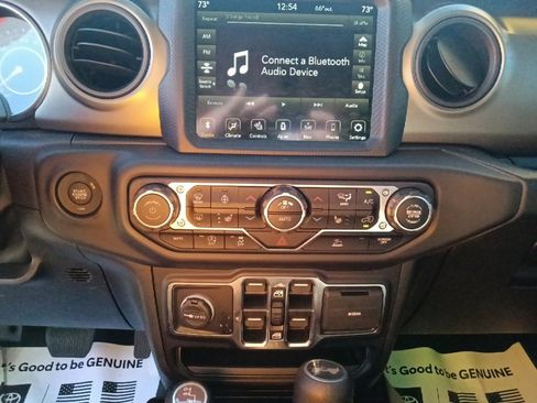 Used 2022 Jeep Wrangler Unlimited Sport image 21