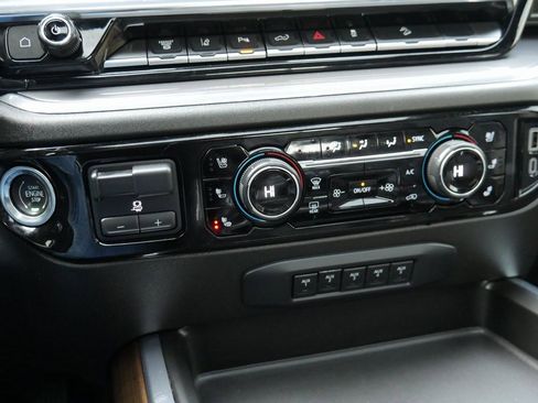 Used 2024 Chevrolet Silverado 2500 High Country w/ High Country Premium Package image 19