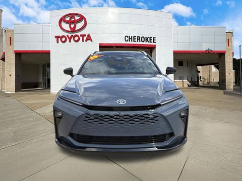 Used 2025 Toyota Crown Signia image 2