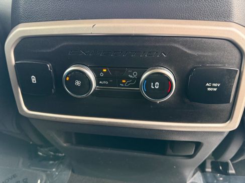 Used 2024 Ford Expedition XLT image 26