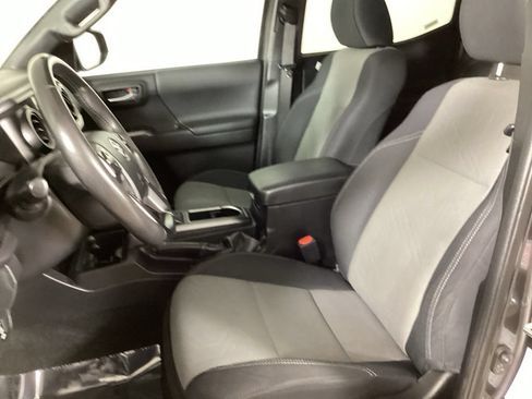 Used 2023 Toyota Tacoma TRD Off-Road w/ Technology Package AWD/4WD image 11