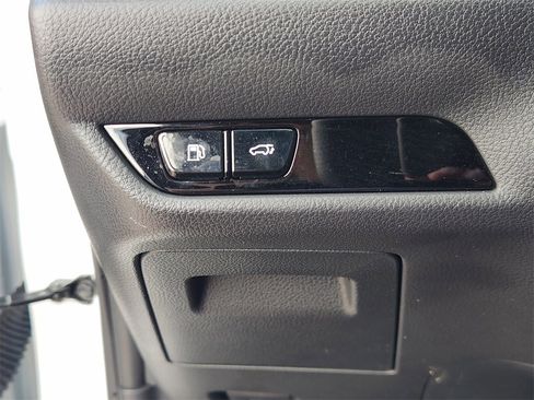 Used 2025 Lexus NX 450h+ F Sport image 21