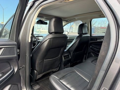 Used 2020 Ford Edge SEL w/ Convenience Package image 17