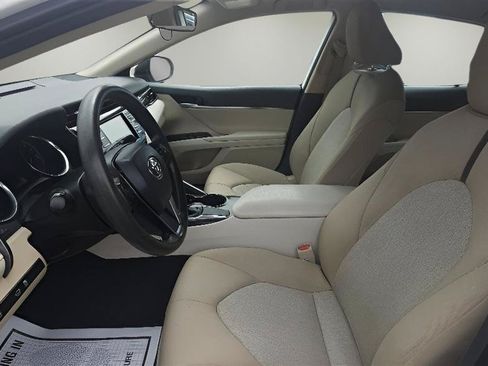 Used 2019 Toyota Camry LE w/ Carpet Mat Package FWD image 11