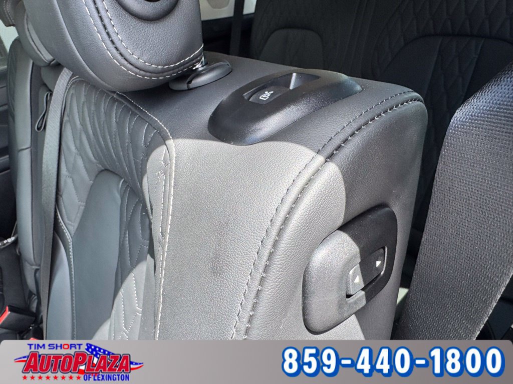 Used 2025 BMW X7 xDrive40i AWD/4WD image 43