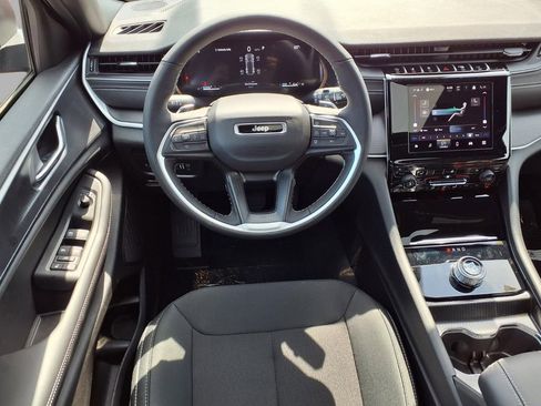 New 2026 Jeep Grand Cherokee Laredo AWD/4WD image 4