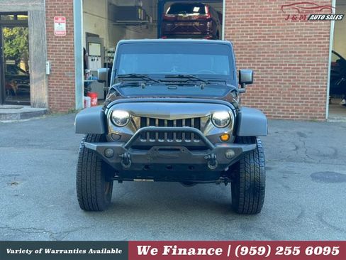 Used 2014 Jeep Wrangler Unlimited Rubicon AWD/4WD image 2