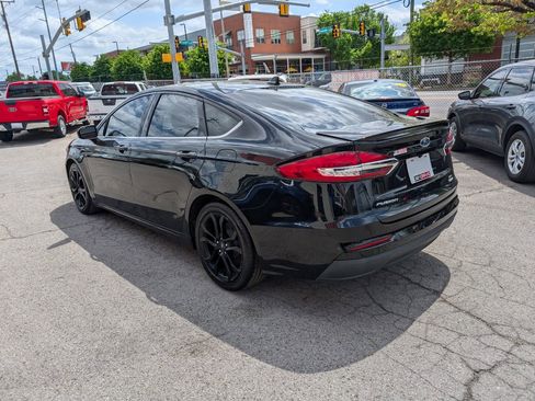 Used 2019 Ford Fusion SE w/ Equipment Group 151A FWD image 8