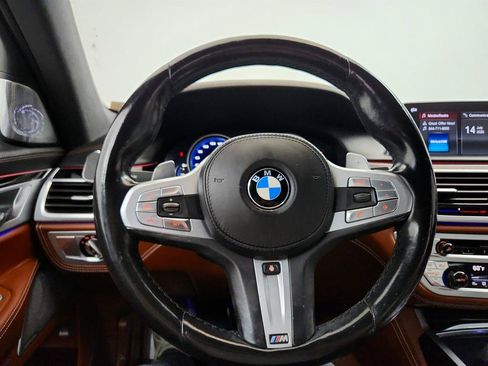 Used 2018 BMW M760i xDrive AWD/4WD image 18