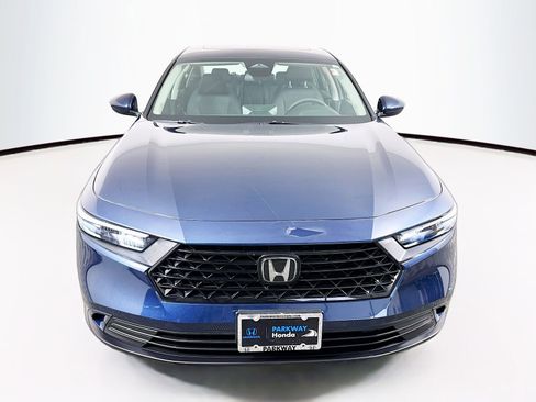 Used 2023 Honda Accord EX image 2