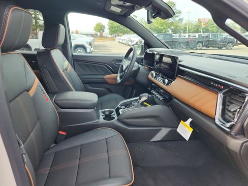 New 2026 GMC Canyon AT4 image 6