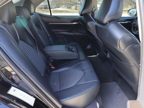 Used 2022 Toyota Camry SE image 21