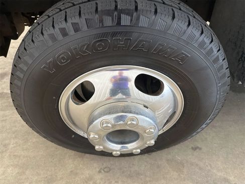 Used 2005 Ford F350 Lariat AWD/4WD image 4