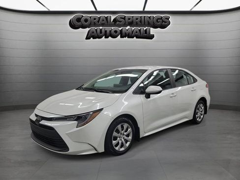 Used 2025 Toyota Corolla LE FWD image 3
