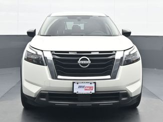 Used 2024 Nissan Pathfinder S video 1
