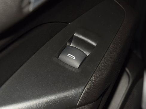 New 2026 Chevrolet Trax RS w/ Sunroof Package image 43