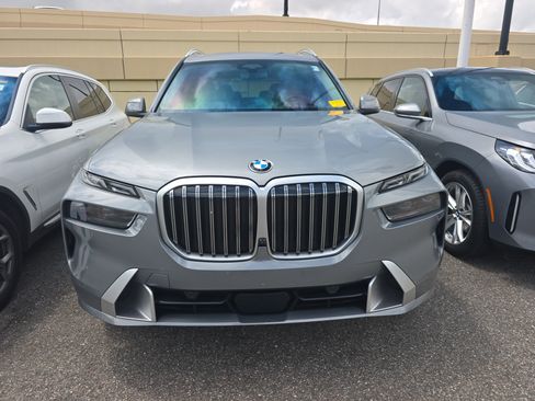 Certified 2023 BMW X7 xDrive40i w/ Premium Package AWD/4WD image 2