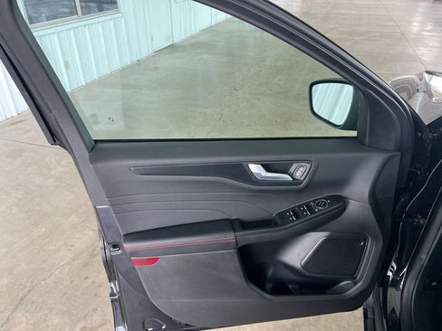Used 2024 Ford Escape ST-Line image 8