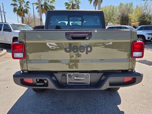 New 2026 Jeep Gladiator Sport image 22