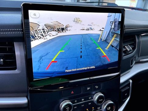 Certified 2022 Ford Expedition XLT image 28