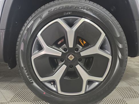 Used 2022 Rivian R1T Launch Edition image 10