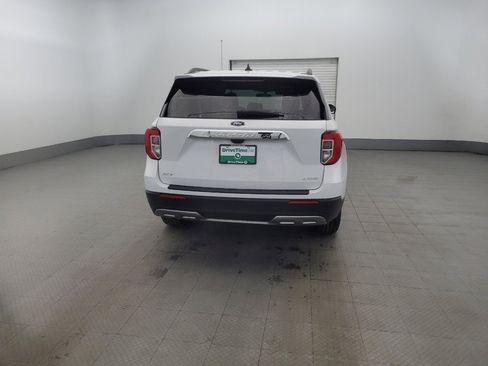 Used 2023 Ford Explorer XLT w/ Equipment Group 202A image 7