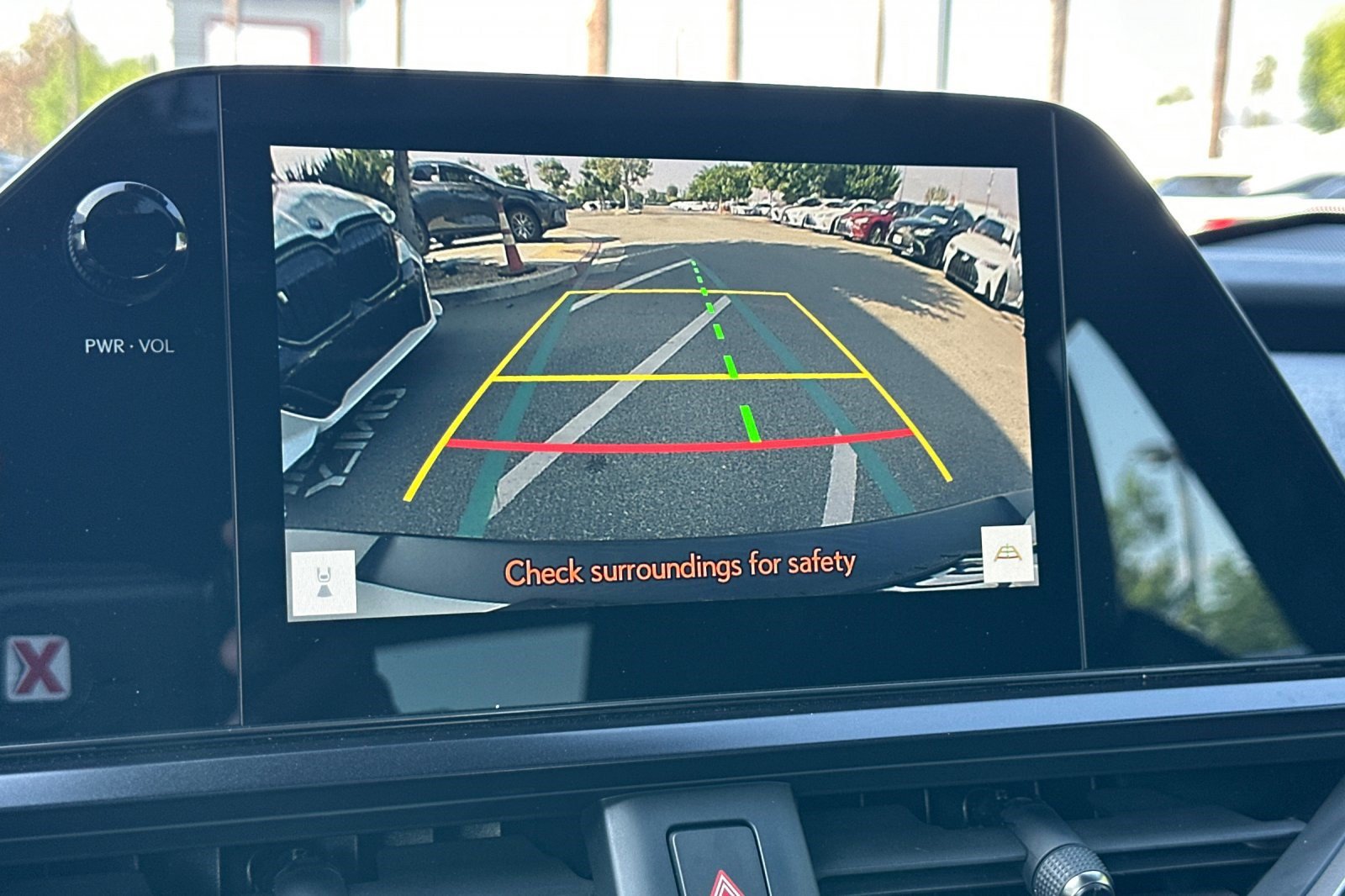 Certified 2025 Lexus UX 300h FWD w/ Accessory Package (Z2) image 21