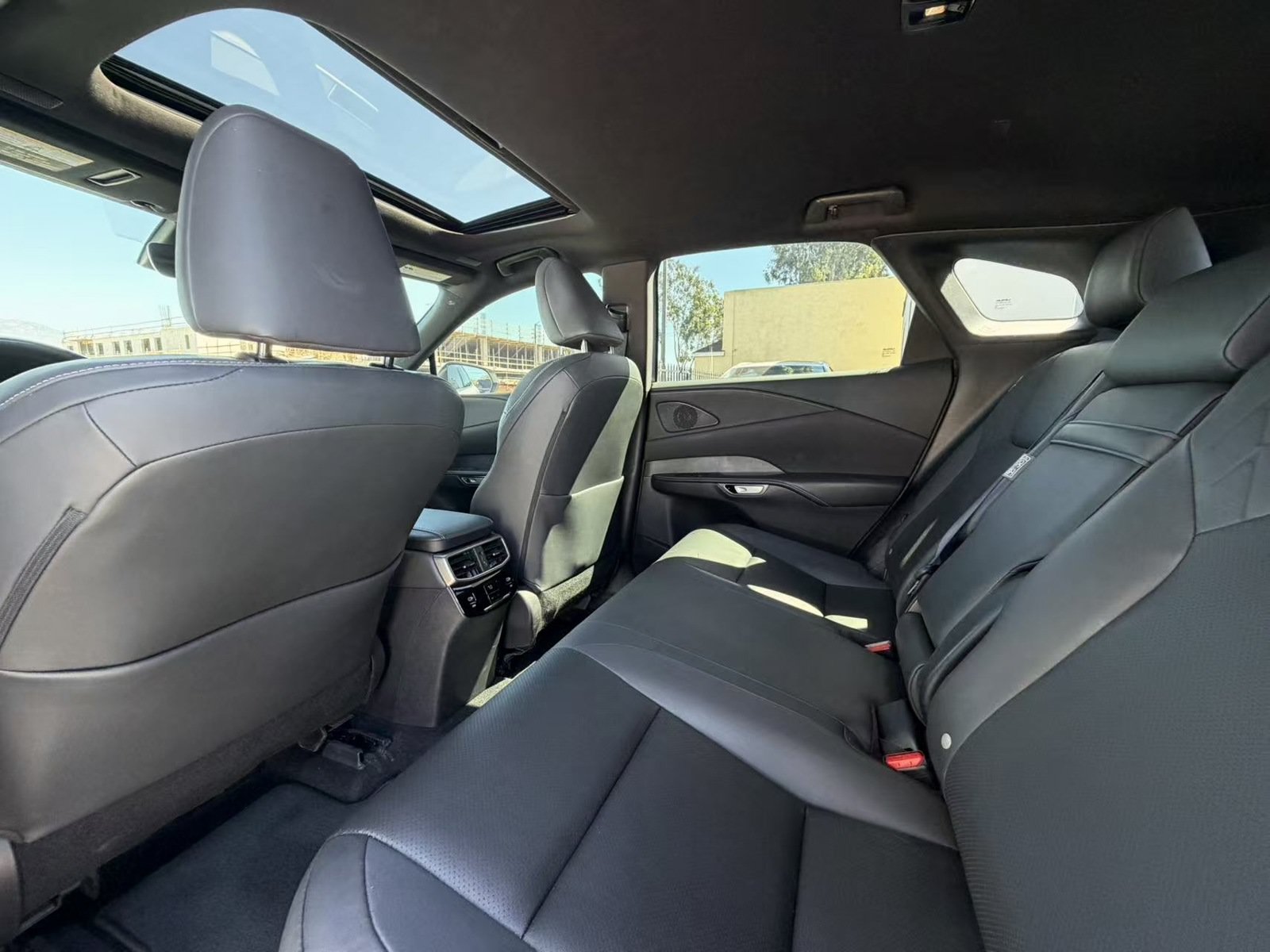 Used 2024 Lexus RX 350 Premium w/ Convenience Package FWD image 8