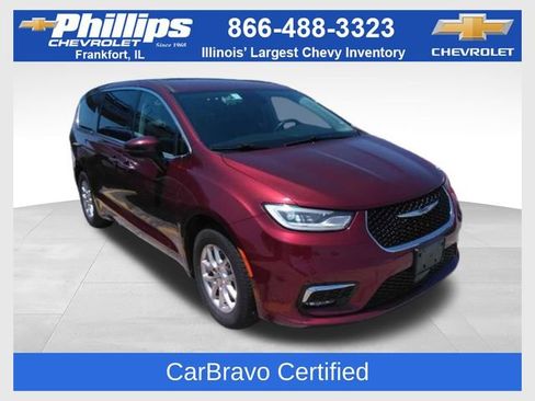 Used 2023 Chrysler Pacifica Touring-L FWD image 1