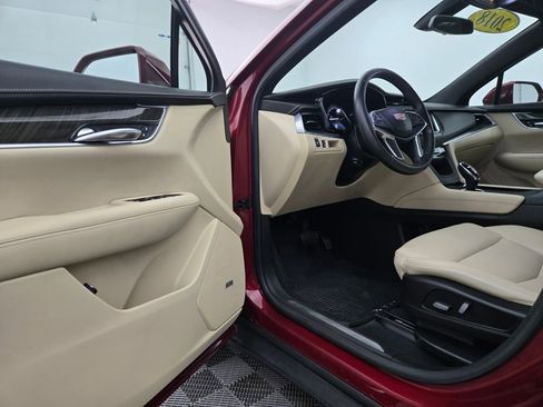 Used 2018 Cadillac XT5 AWD image 15