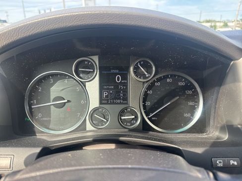 Used 2013 Lexus LX 570 4WD w/ Luxury Pkg image 8