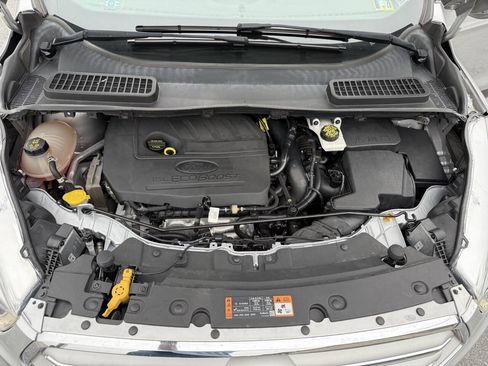 Used 2017 Ford Escape SE w/ Equipment Group 201A AWD/4WD image 29
