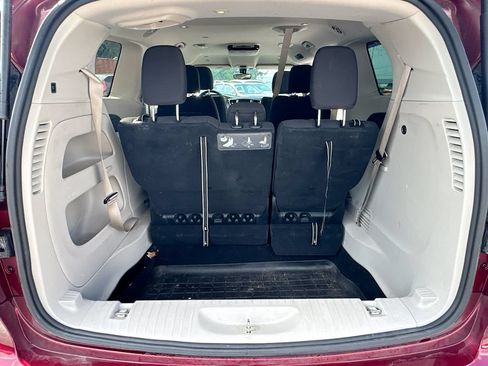 Used 2019 Chrysler Pacifica Touring Plus w/ Tire & Wheel Group FWD image 24