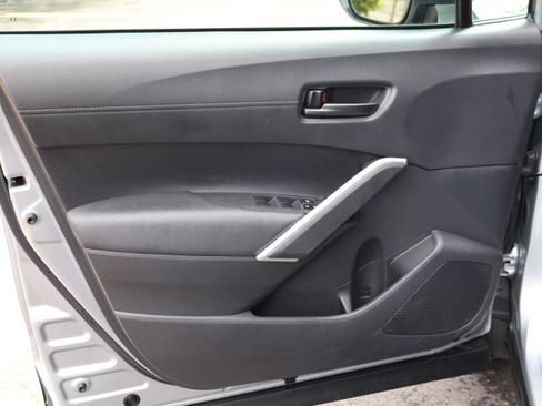 Used 2024 Toyota Corolla Cross LE AWD/4WD image 18