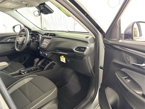 Used 2023 Chevrolet TrailBlazer LT image 36