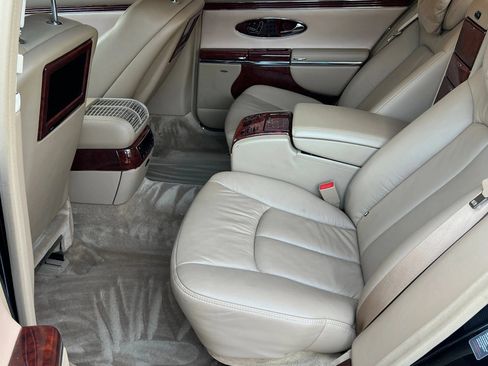 Used 2004 Maybach 57 RWD image 26