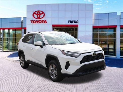 Used 2025 Toyota RAV4 XLE FWD image 1