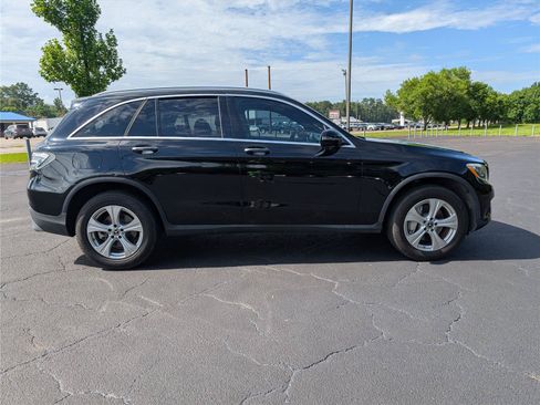 Used 2018 Mercedes-Benz GLC 300 4MATIC w/ Multimedia Package image 6